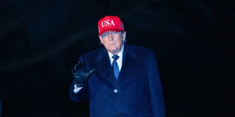 El presidente de EE. UU., Donald Trump, dijo que podría copiare parte de lo que se hizo en Venezuela para la transición en Irán.