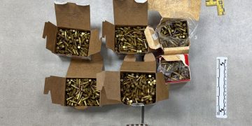 PNC incauta armas de fuego y municiones en contenedor procedente de Estados Unidos en Puerto Barrios, Izabal