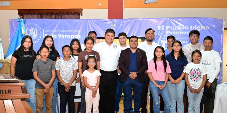Inauguran curso de marimba para niños y jóvenes en Baja Verapaz