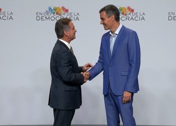 Guatemala participa en cumbre internacional sobre defensa de la democracia en Barcelona. (Foto: Minex)