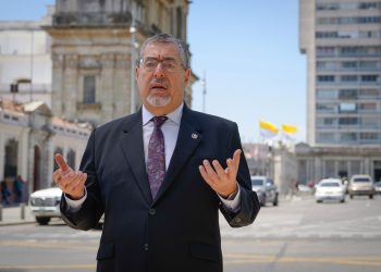 El presidente Bernardo Arévalo afirmó que el subsidio a los combustibles es "una medida urgente que ayudará a aliviar el costo de vida".