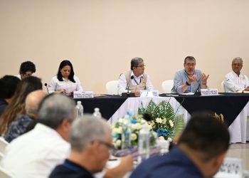 El presidente Bernardo Arévalo se reúne con autoridades locales de Retalhuleu para instalar el Gobierno Departamental. /Foto: Byron de la Cruz