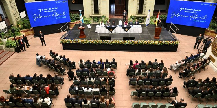 El presidente Bernardo Arévalo, durante la presentación del 7o. Plan de Acción Nacional del Gobierno Arbierto.