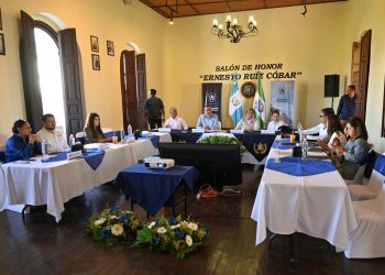 El presidente Bernardo Arévalo se reúne con autoridades locales de Retalhuleu para instalar el Gobierno Departamental.