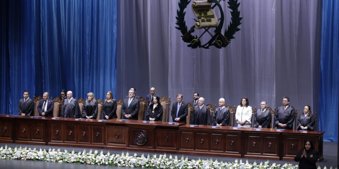 Acto protocolario de toma de posesión de la IX Magistratura de la Corte de Constitucionalidad. Diekéns Zamora