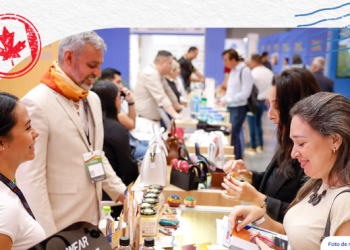 Consejería Comercial en Canadá lleva oferta guatemalteca a feria de frutas y verduras en Toronto