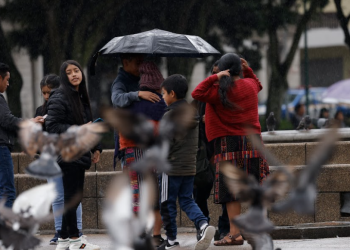 Las autoridades recomiendan a la población mantenerse informada sobre las condiciones del clima en Guatemala. / Foto: SCSP