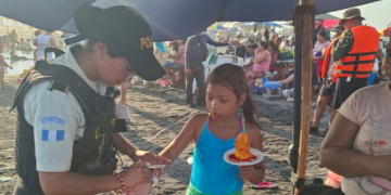 Agentes de la PNC brindan seguridad en distintos puntos del país./Foto: PNC.