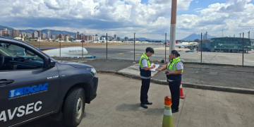 De agente AVSEC a supervisora, un ejemplo de superación laboral en La Aurora./Foto: DGAC.