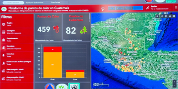 Pantallas de calor del Inab permiten identificar posibles incendios en todo el territorio nacional./Foto: Mariana López.