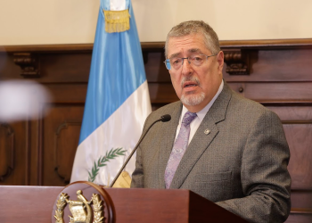 Presidente Bernardo Arévalo se refirió al proceso de elección de rector de la Usac. / Foto: Gilber García.