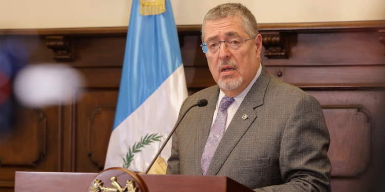 Presidente Bernardo Arévalo se refirió al proceso de elección de rector de la Usac. / Foto: Gilber García.