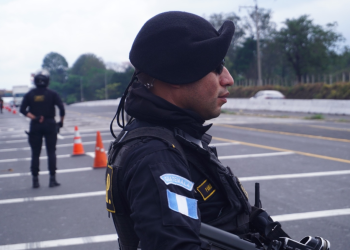 “Xmajtaj chi b’i jo’lajuj q’ij b’anow korlim chajinem pa wuqub’ taq tinamit ri’” / Se extiende por 15 días el estado de prevención en siete departamentos