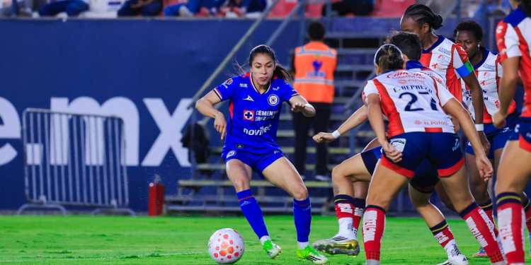 Ana Lucía Martínez se ubica como líder de asistencias en la Liga MX Femenil