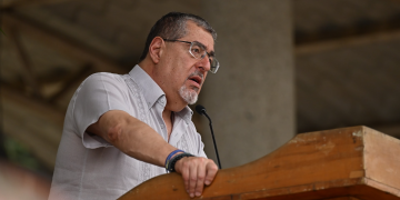 Presidente Bernardo Arévalo se pronuncia sobre la situación en la Usac. / Foto: Álvaro Interiano.