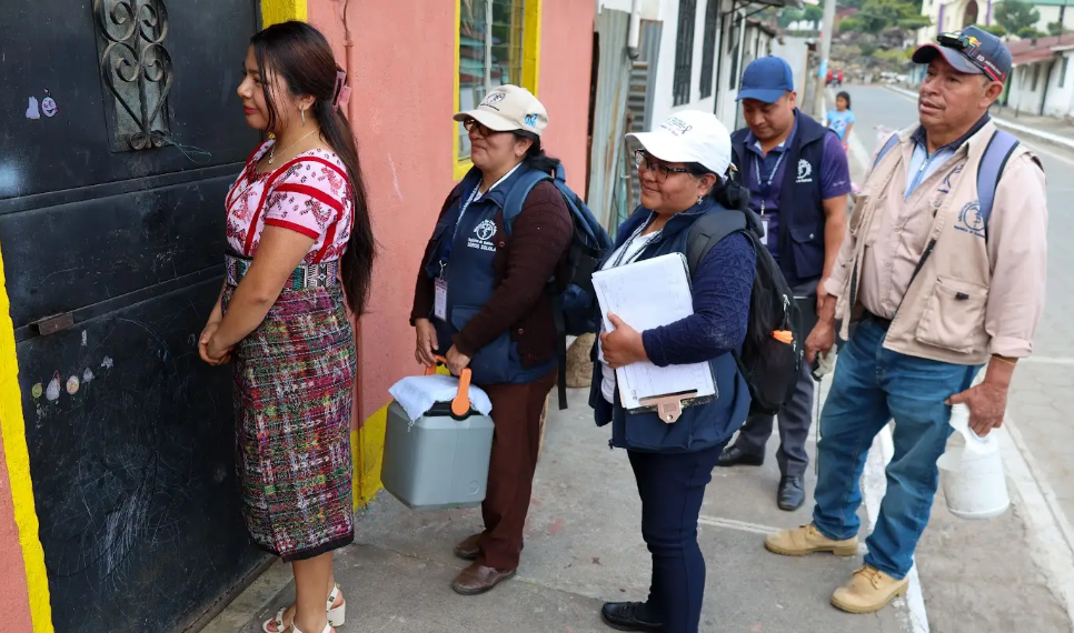 Al sospechar de casos de sarampión, se debe acercar al centro de atención más cercano. (Foto: MSPAS)