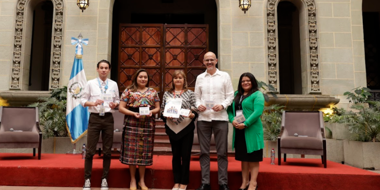 Conjuve lanza encuesta Conectados por el Bienestar. (Foto: Dickens Zamora)