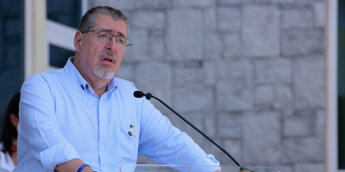 Presidente Bernardo Arévalo se refiere a la elección de rector de la Usac. / Foto: Alex Jacinto.