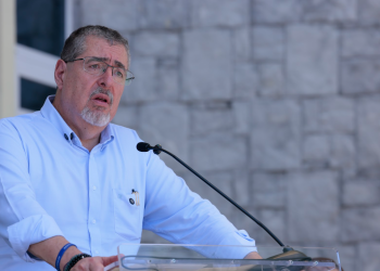 Presidente Bernardo Arévalo se refiere a la elección de rector de la Usac. / Foto: Alex Jacinto.