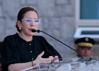 Norma Zea, ministra de Comunicaciones, en La Ronda Departamental, en Retalhuleu. / Foto: Alex Jacinto.
