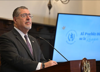 Presidente Bernardo Arévalo en La Ronda.