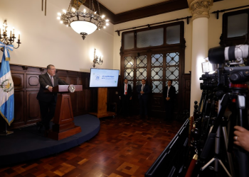 Presidente Bernardo Arévalo en La Ronda.