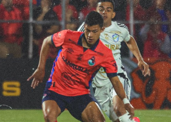 Municipal gana el clásico 337 y complica a Comunicaciones con el descenso