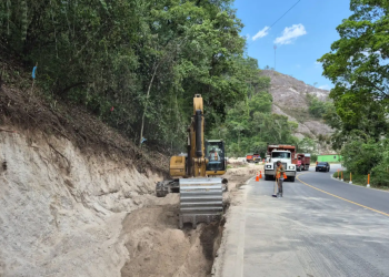 Avanza la ampliación de la carretera CA-8 Oriente, que comunica El Molino, Oratorio y Valle Nuevo Frontera. (Foto: CIV)