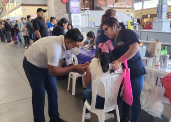 Este domingo continúa la vacunación contra el sarampión. (Foto: MSPAS)