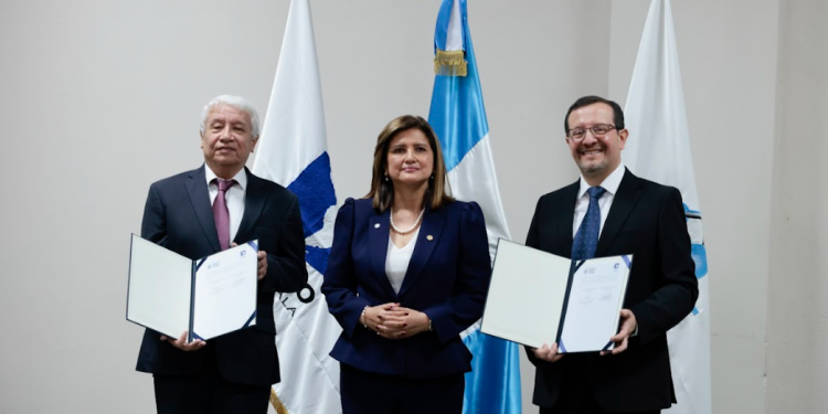 Senacyt y Flacso impulsan el desarrollo de la ciencia en el país. (Foto: Analí Camey)