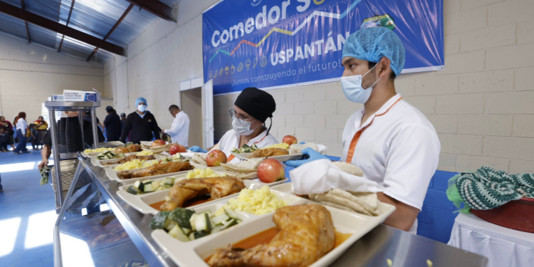 Mides busca llevar comedores sociales a todo el país./Foto: Mides.