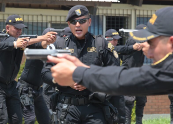 El Mingob reiteró que estas acciones forman parte de un plan integral que no solo contempla la adquisición de equipo, sino también el fortalecimiento institucional. / Foto: DCA