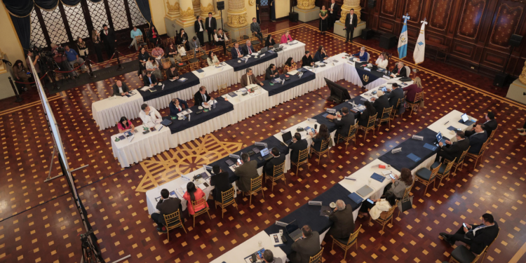 Gabeco analiza propuestas para atender efectos por costos de los combustibles