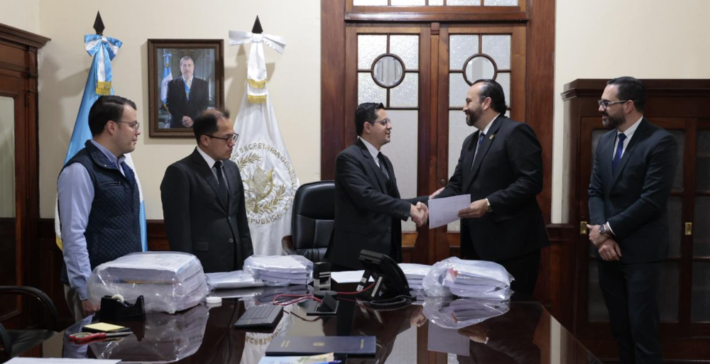 Recepción de expedientes de aspirantes a fiscal general 2026-2030. / Foto: Alex Jacinto