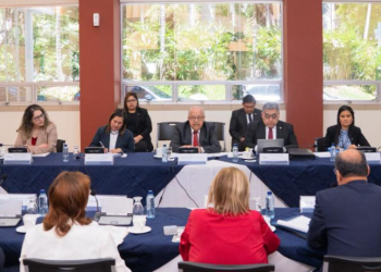 Cancillería y TSE coordinan acciones para garantizar el voto guatemalteco en el extranjero en 2027