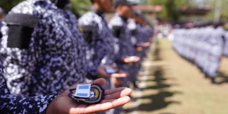 La incorporación de nuevos guardias penitenciarios forma parte de las estrategias del Estado para mejorar las condiciones de seguridad en los centros de detención. / Foto: Mingob.