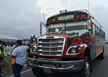 Fortalecen controles para la seguridad del transporte extraurbano y de turismo./Foto: DGT.