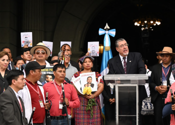 Presidente Bernardo Arévalo y autoridades de los 48 cantones de Totonicapán.