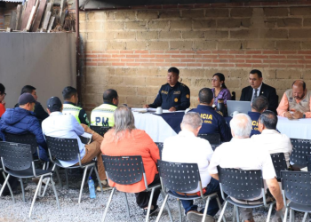 La DGT sostuvo una mesa de diálogo con autoridades departamentales, transportistas y usuarios. / Foto: DGT