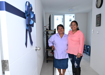 Ana María es la beneficiaria número mil de Mi Primera Casa. / Foto: Byron de la Cruz y Álvaro Interiano.