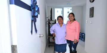 Ana María es la beneficiaria número mil de Mi Primera Casa. / Foto: Byron de la Cruz y Álvaro Interiano.