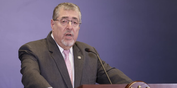 Presidente Bernardo Arévalo en La Ronda. / Foto: Dickens Zamora.