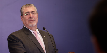 Presidente Bernardo Arévalo en conferencia de prensa.