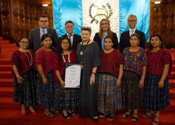 Sosep entregó telares a asociaciones de mujeres tejedoras de Alta Verapaz./Foto: Sosep.