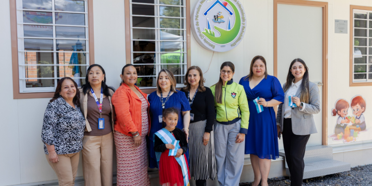 UCEE entregó módulo prefabricado para dar continuidad educativa a niños en hospital./Foto: UCEE.