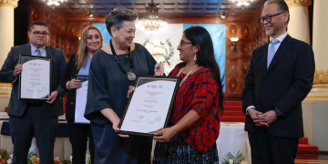 Sosep entregó telares a asociaciones de mujeres tejedoras de Alta Verapaz./Foto: Analí Camey.