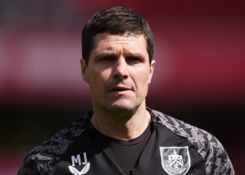 Burnley anuncia a Michael Jackson como nuevo entrenador