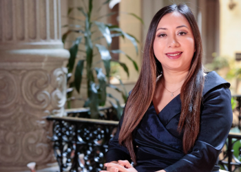 La directora de Diaco, Leslie Yvonne Tzicap González. / Foto: Analí Camey.