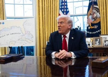 El presidente de EE. UU., Donald Trump, lanza nueva amenaza a Irán e insiste en que reabra el estrecho de Ormuz.