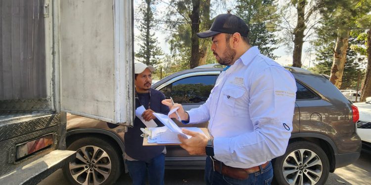 El MAGA, a través del Viceministerio de Sanidad Agropecuaria y Regulaciones (Visar) y la Dirección de Inocuidad, es el encargado de certificar que los vehículos utilizados. / Foto: MAGA